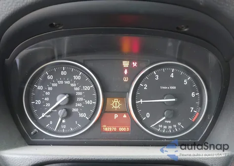 2011 BMW 328I z USA, uszkodzony, nr VIN WBAPH7C56BE681422